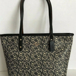 AUTHENTIC COACH CHAIN PRINT C CHAIN TOTE HANDBAG